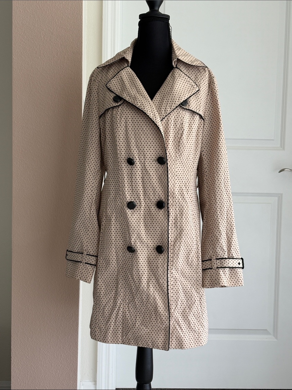 White House Black Market Beige Polka Dot Trench Coat with Black Trim with pocket - Picture 2 of 11